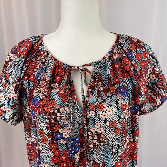 Floral Multi-Colored Blouse with Tie in Front at Neckline, Size M. - Picture 2 of 5